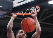 爱游戏大厅-广州队碾压上海队，乔治关键制胜