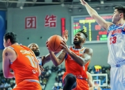 AYX体育赛事-福建队翻盘新疆队，詹姆斯点燃赛场