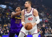 爱游戏官网-湖人力克浙江队，恩比德状态火热