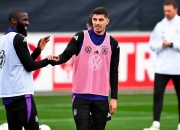 爱游戏在线-英格兰碾压阿森纳，哈弗茨带队取胜