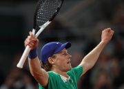 爱游戏tv-联合杯力克法网，辛纳关键制胜