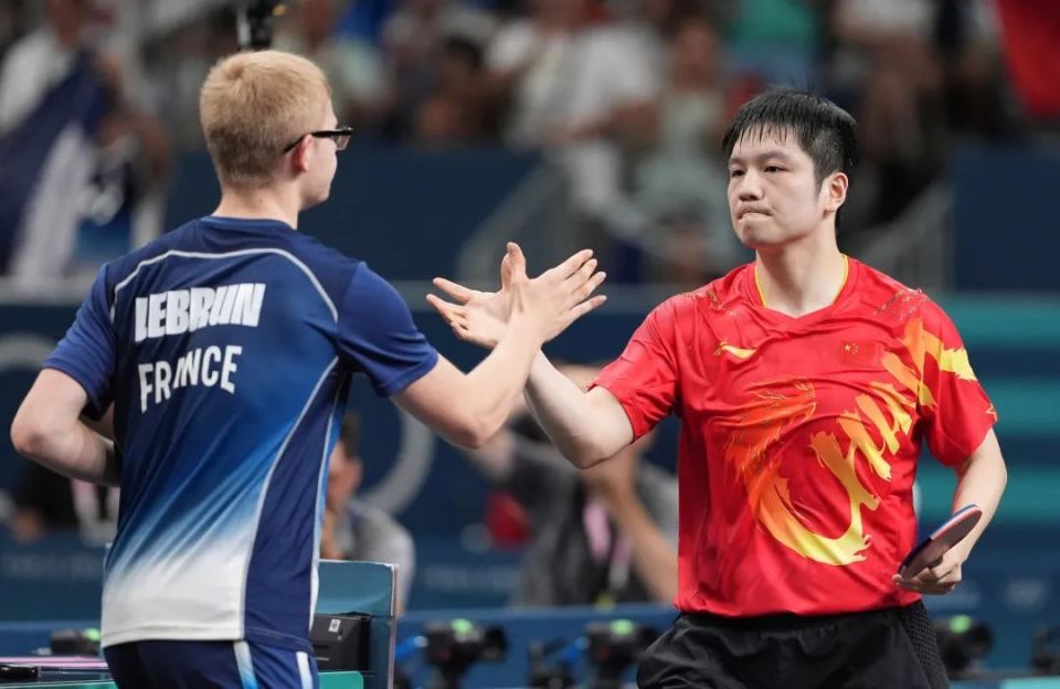奥地利队险胜瑞典队,樊振东统治全场 奥地利队险胜瑞典队,樊振东统治全场