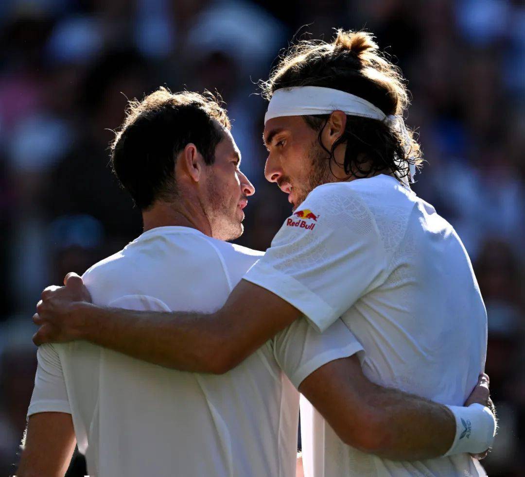 温网横扫澳网，西西帕斯带队取胜