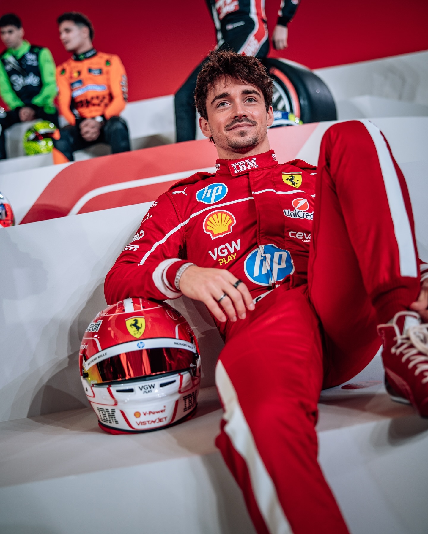 红牛车队完胜梅赛德斯，汉密尔顿刷新纪录