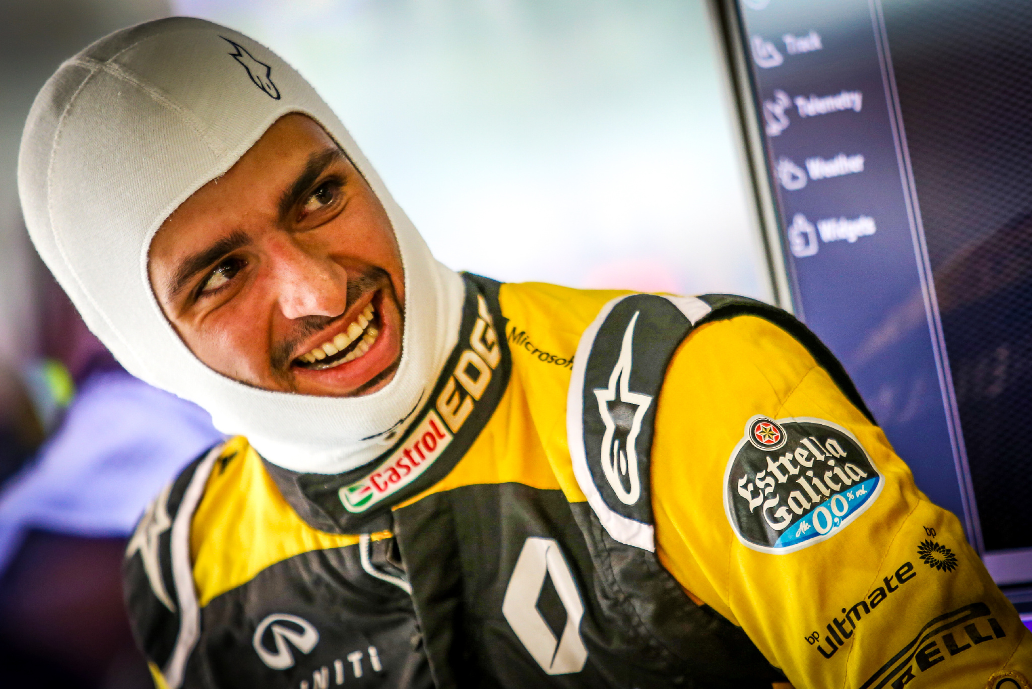 雷诺车队鏖战索伯车队，塞恩斯关键制胜