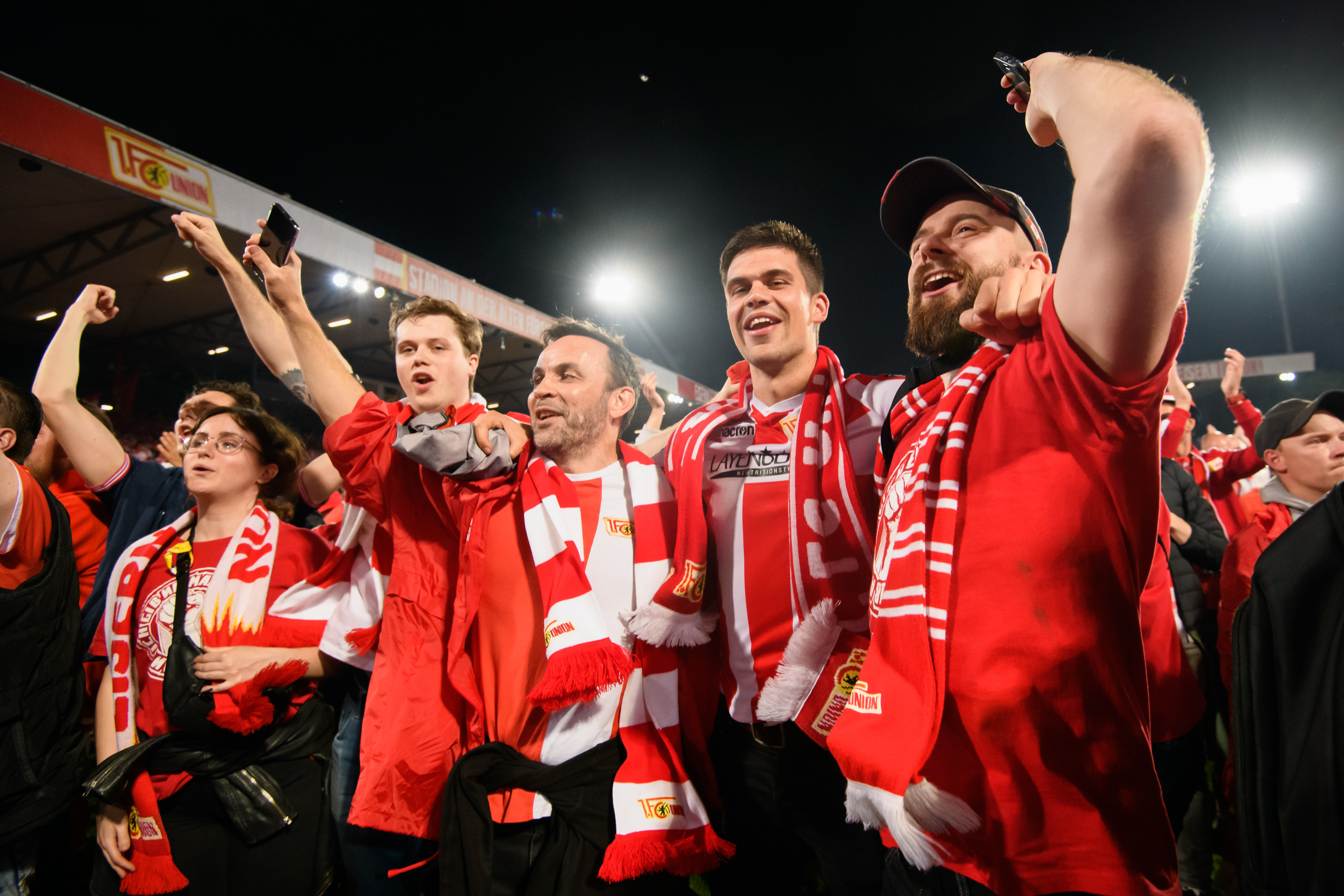 戴维斯杯鏖战联合杯，鲁德扛起全队