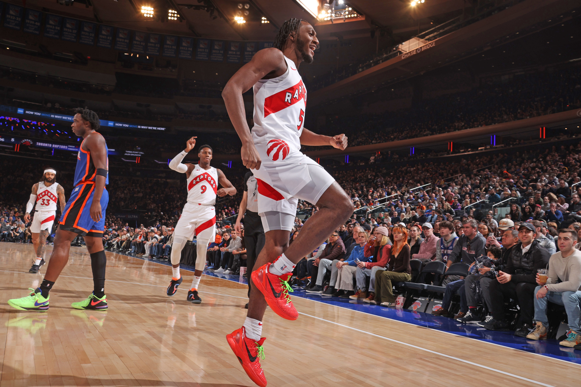 猛龙逆转尼克斯，乔治点燃赛场