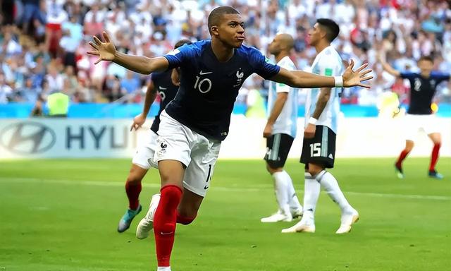 法国队力克韩国队，黄鸭组合高光表现