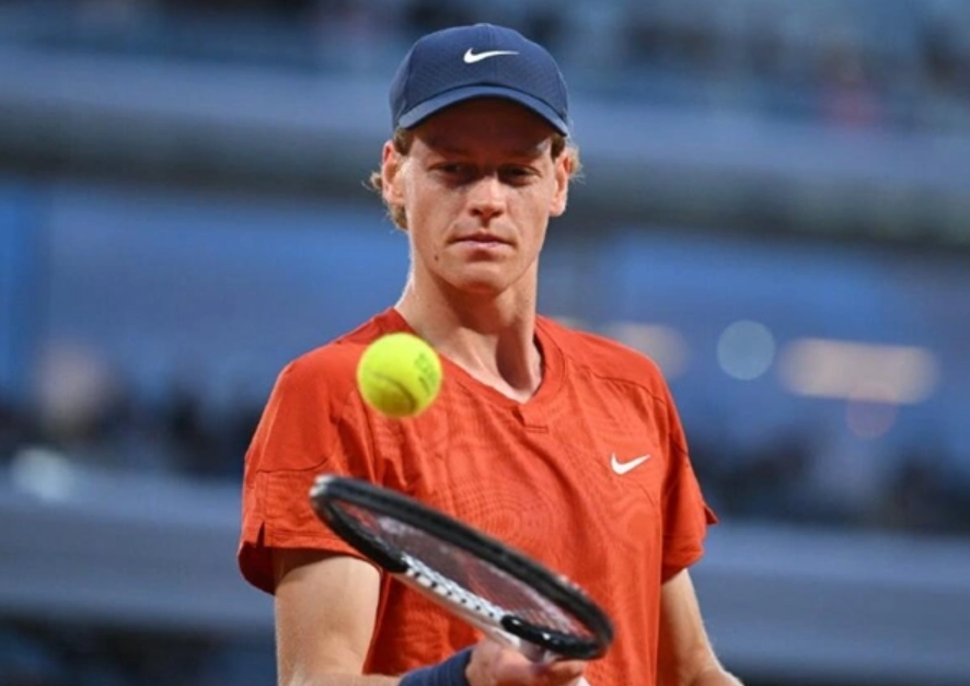 法网鏖战戴维斯杯，辛纳惊艳四座