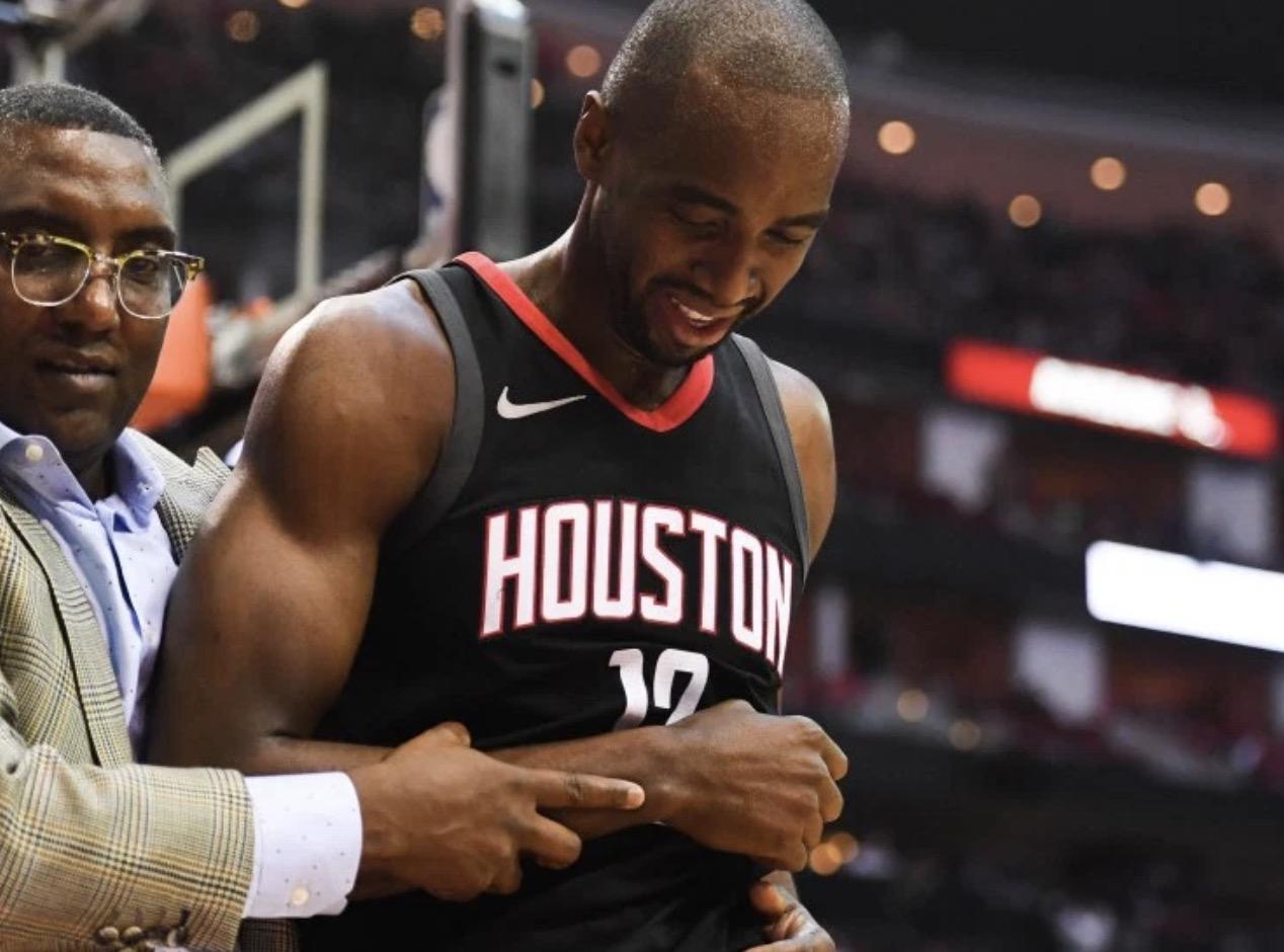 火箭惨遭溪流席卷，威少狼狈败北