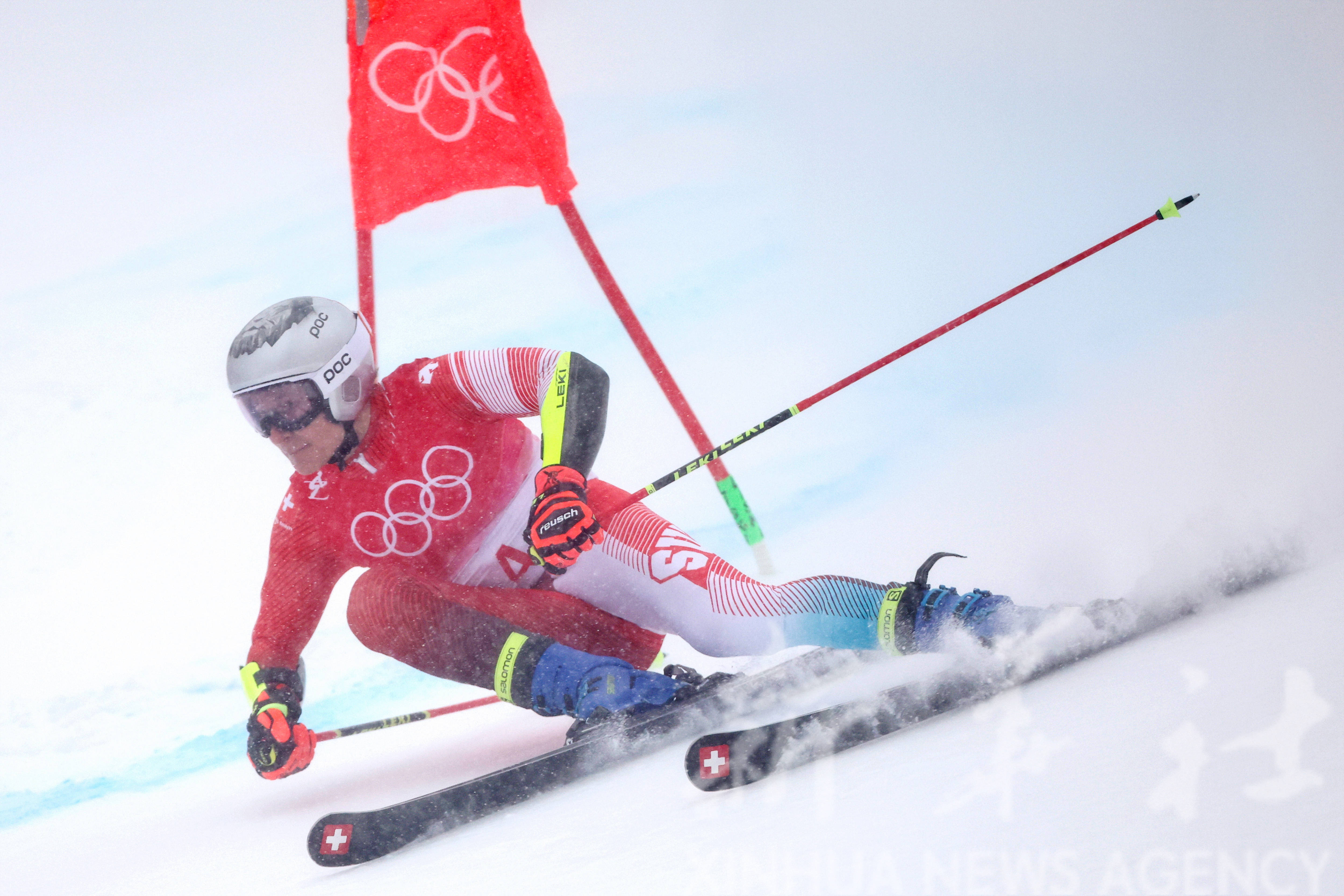 滑雪项目赛事中风云突变！挪威选手夺得金牌！