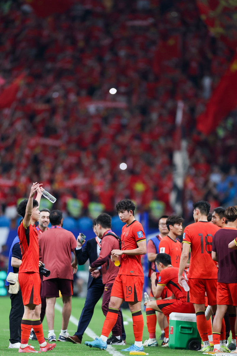 亚洲球队大获全胜，势不可挡驶向胜利