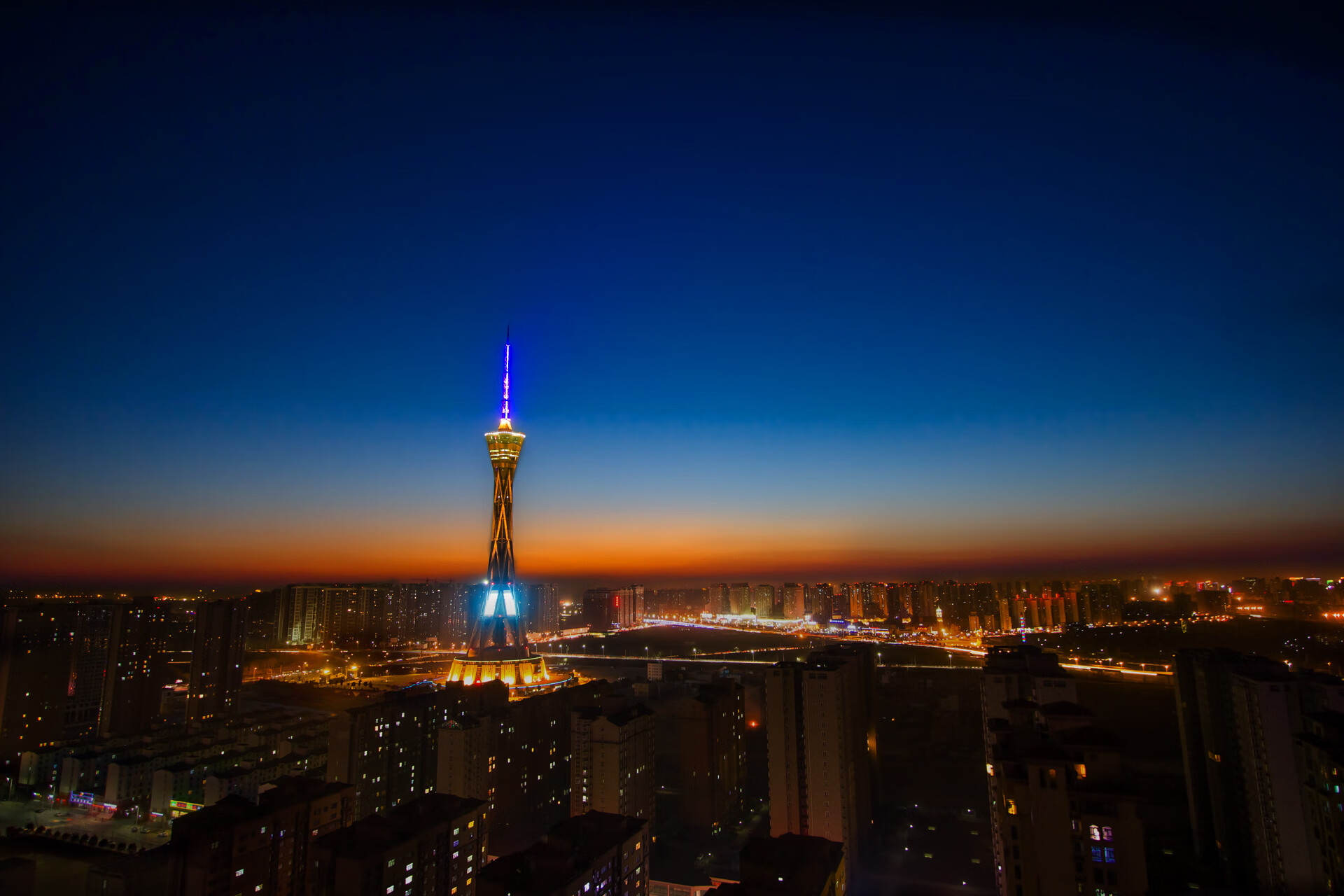 杜兰特掌控全局，新疆队战术击溃火箭，揭示现代篮球的唯一性哲学