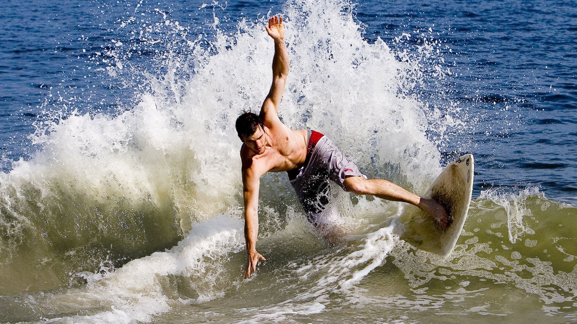 猎鹰之爪撕裂孤星，福克斯关键一击定江山